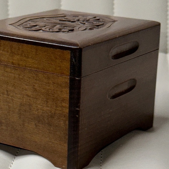 ANTIQUE Swiss M. Schwalb Black Forest Brienz Carved Music Trinket Jewelry Box EU - Picture 16 of 17